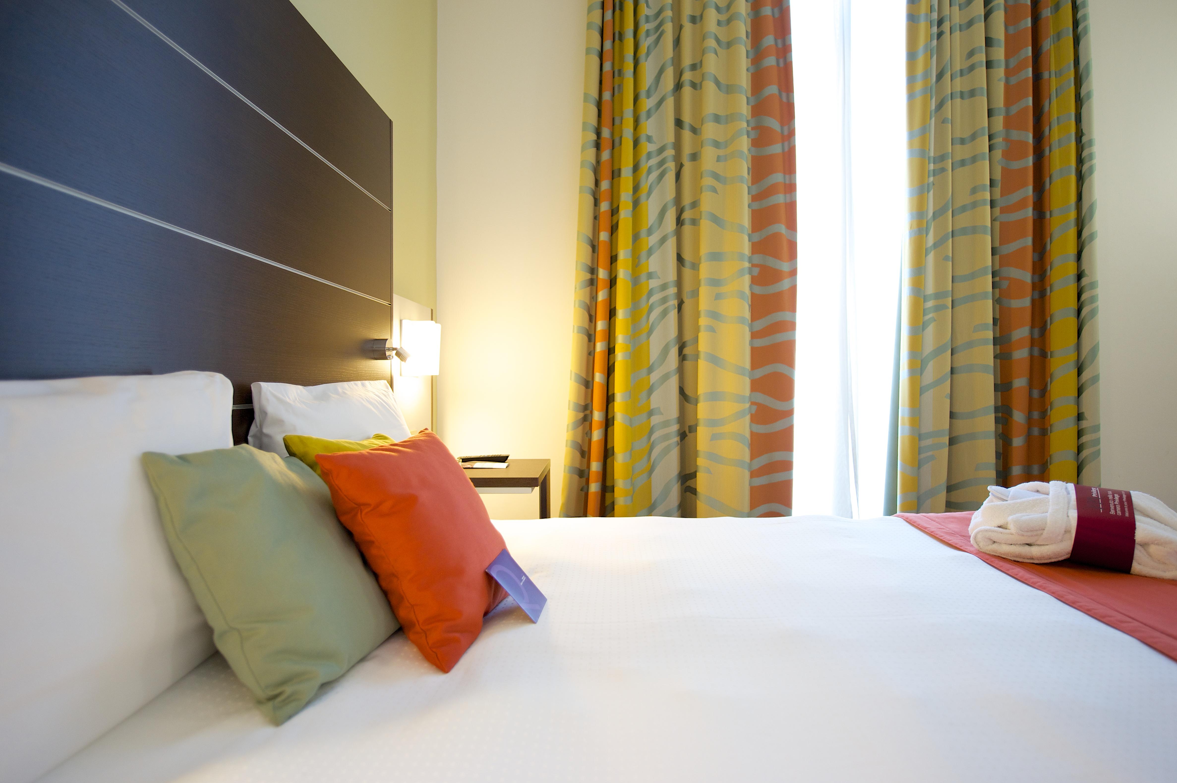 Mercure Napoli Centro Angioino Экстерьер фото