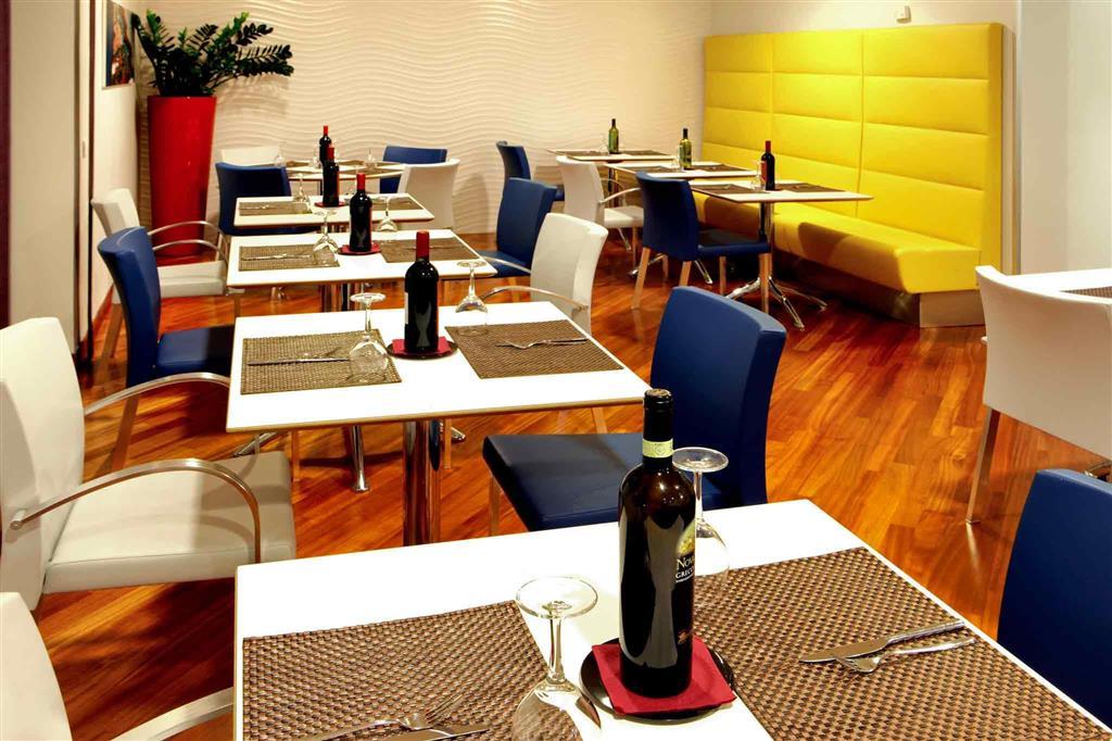 Mercure Napoli Centro Angioino Ресторан фото