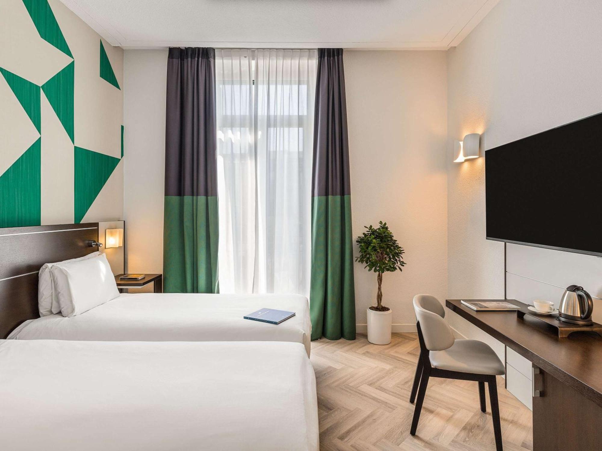 Mercure Napoli Centro Angioino Экстерьер фото