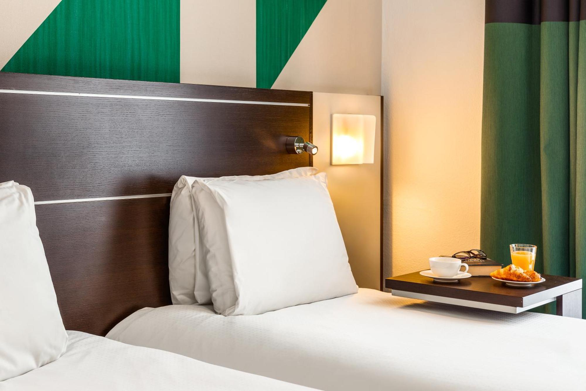 Mercure Napoli Centro Angioino Экстерьер фото