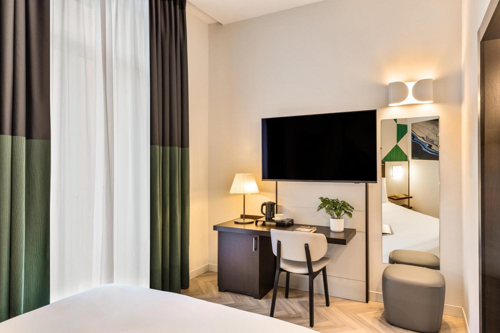 Mercure Napoli Centro Angioino Экстерьер фото