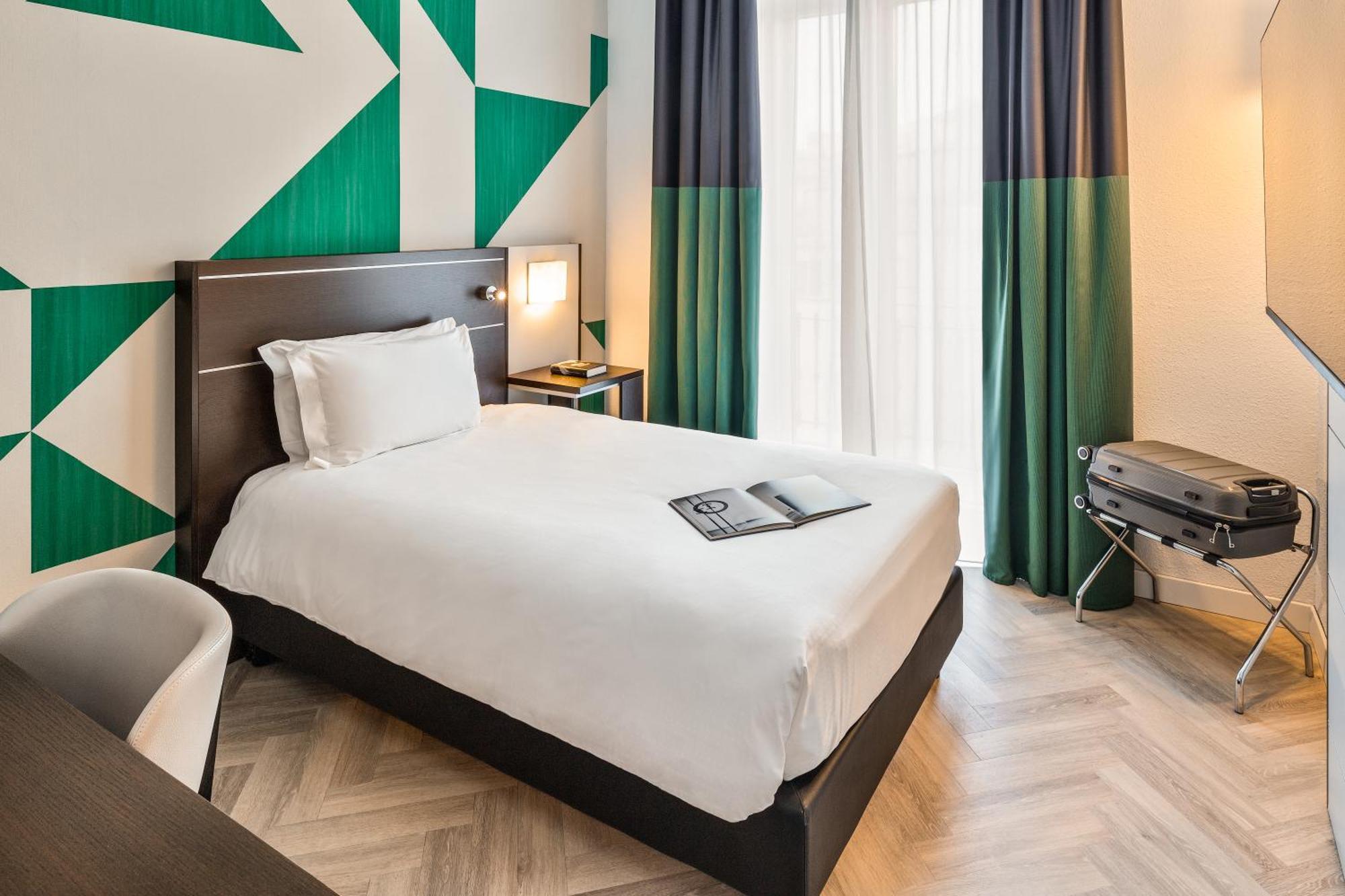Mercure Napoli Centro Angioino Экстерьер фото