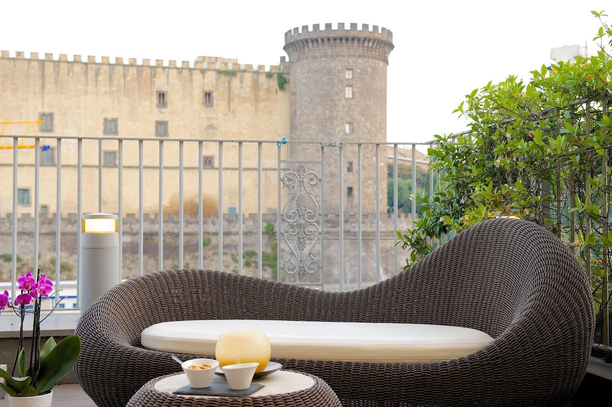 Mercure Napoli Centro Angioino Экстерьер фото