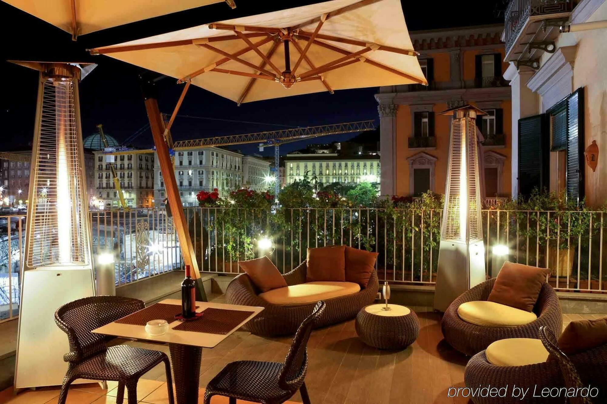 Mercure Napoli Centro Angioino Экстерьер фото